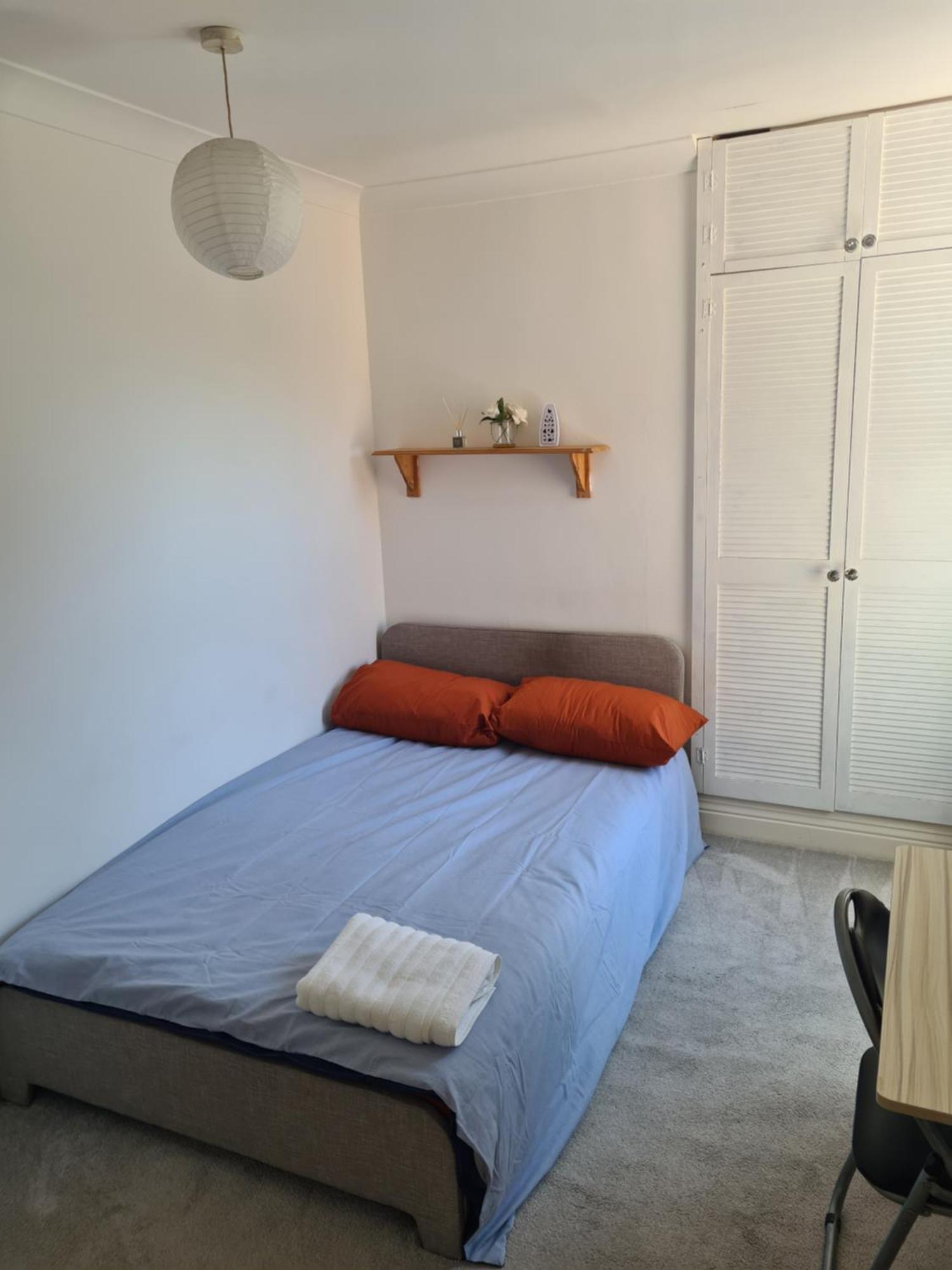 A Private & Beautiful Bedroom With Shared Bathroom In The Heart Of Борнмут Экстерьер фото